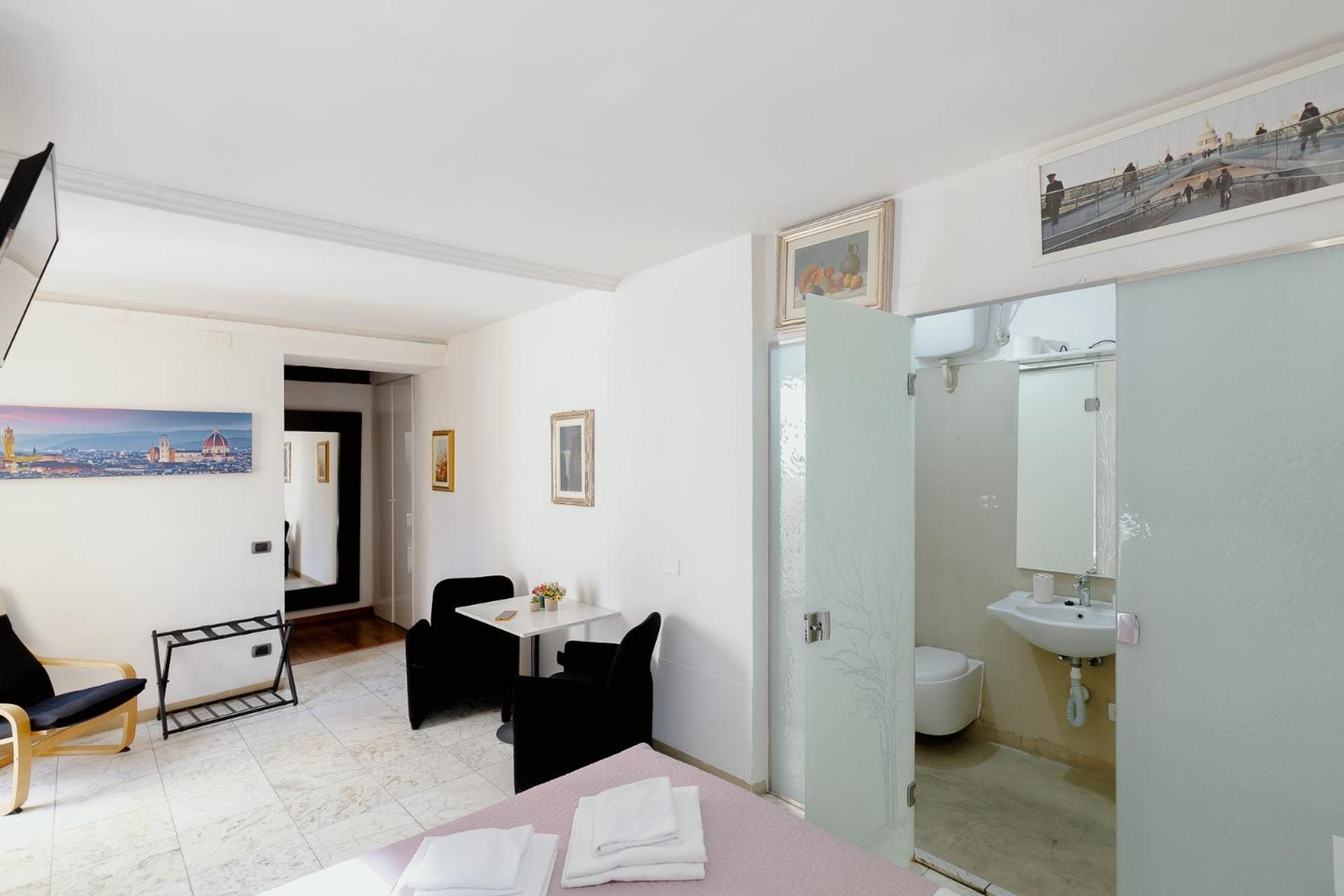 11 Duomo - Monolocale Caratteristico Apartment Florence Exterior photo